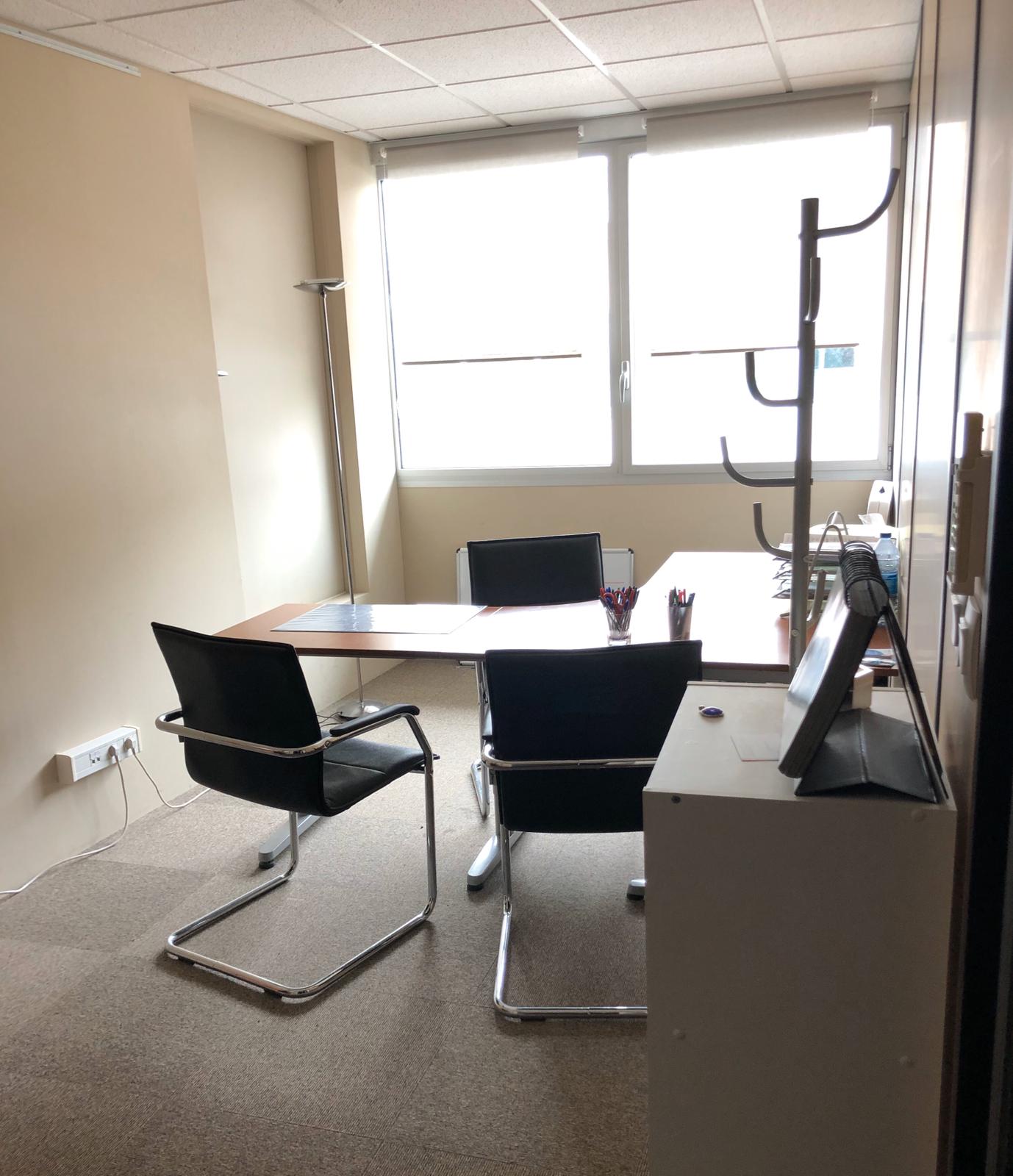 Espace de travail professionnel Immoburo à Labège-Innopole, postes de travail équipés